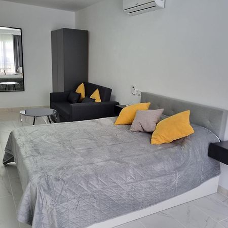 Seascape - Tranquil Studio Apartment Torrevieja Dış mekan fotoğraf