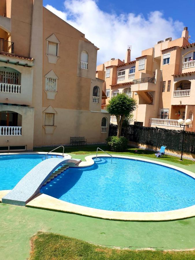 Seascape - Tranquil Studio Apartment Torrevieja Dış mekan fotoğraf